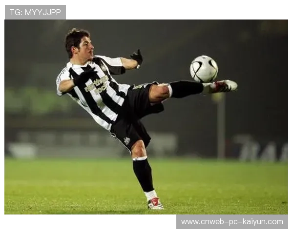 纽卡斯尔连续高压逼迫奏效，伊萨克回拉空间后大力抽射